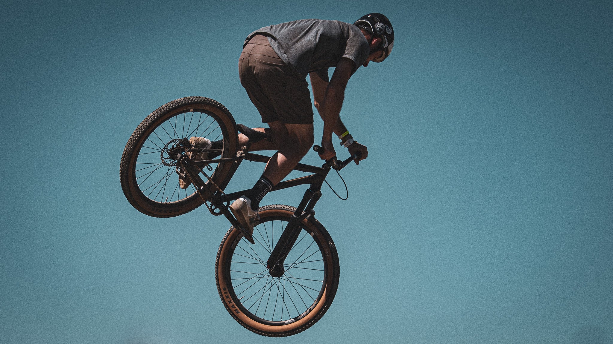 DIRT JUMP